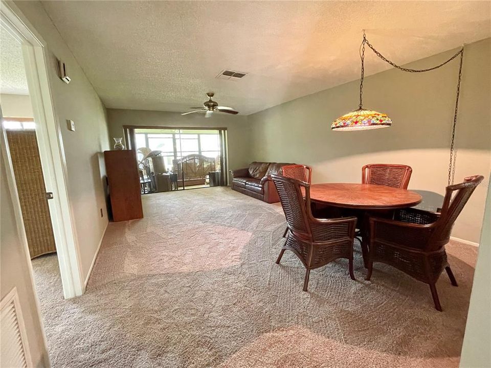 Active With Contract: $149,900 (1 beds, 1 baths, 815 Square Feet)