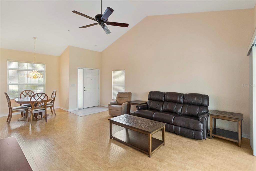 Active With Contract: $329,000 (2 beds, 2 baths, 1320 Square Feet)