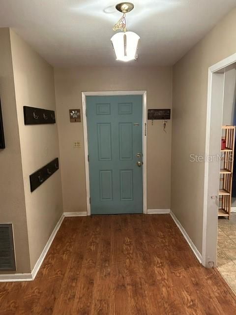 Recently Sold: $260,000 (3 beds, 2 baths, 1810 Square Feet)