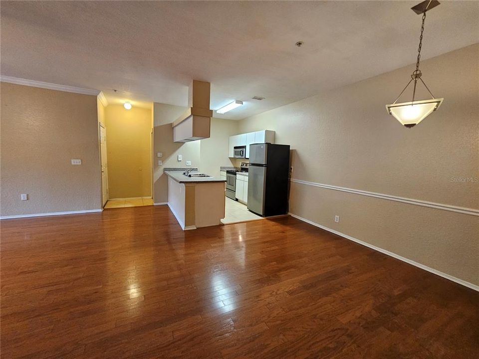 Active With Contract: $1,500 (1 beds, 1 baths, 1092 Square Feet)