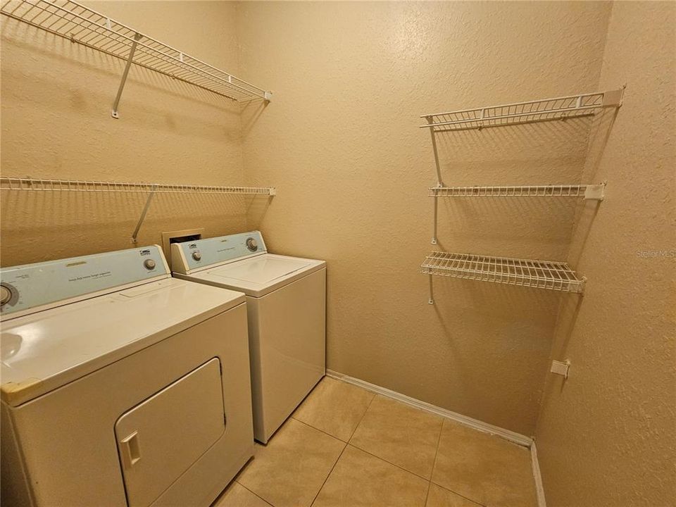 Active With Contract: $1,500 (1 beds, 1 baths, 1092 Square Feet)