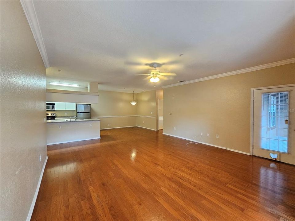 Active With Contract: $1,500 (1 beds, 1 baths, 1092 Square Feet)