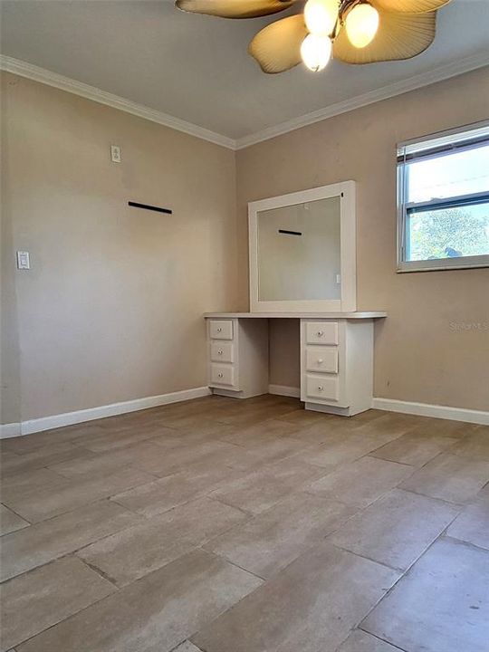 Recently Rented: $2,400 (2 beds, 1 baths, 884 Square Feet)