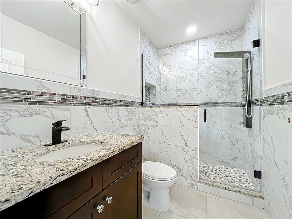 待售: $395,000 (4 贝兹, 2 浴室, 1939 平方英尺)