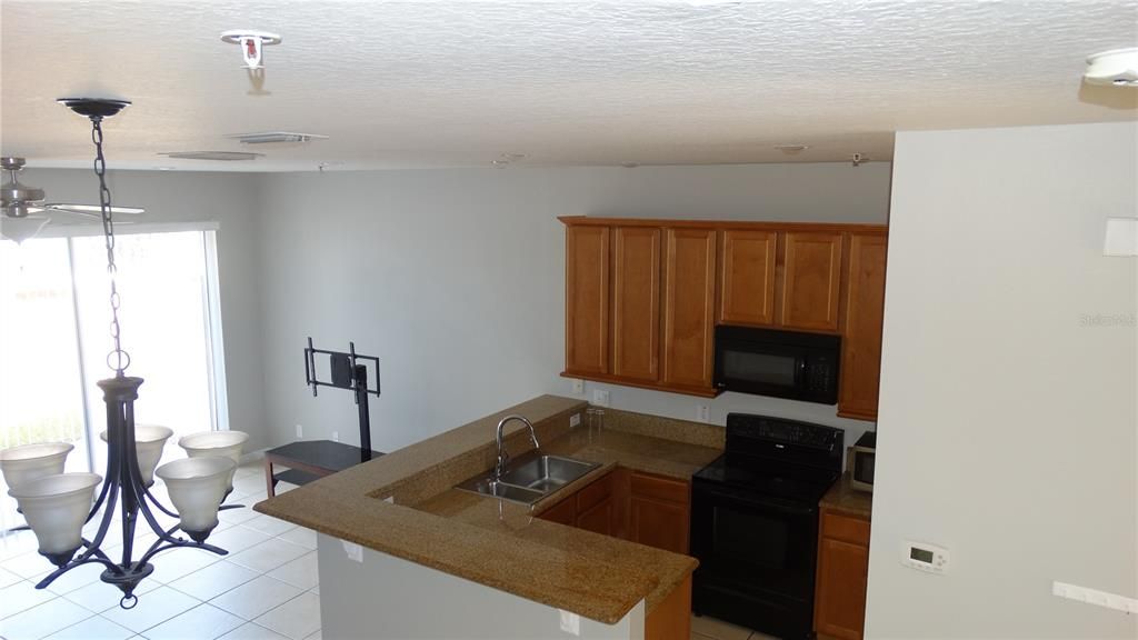 Active With Contract: $2,200 (3 beds, 2 baths, 1601 Square Feet)