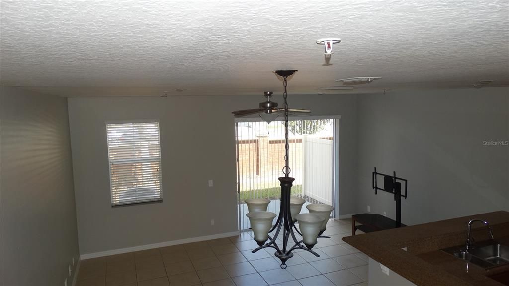 Active With Contract: $2,200 (3 beds, 2 baths, 1601 Square Feet)