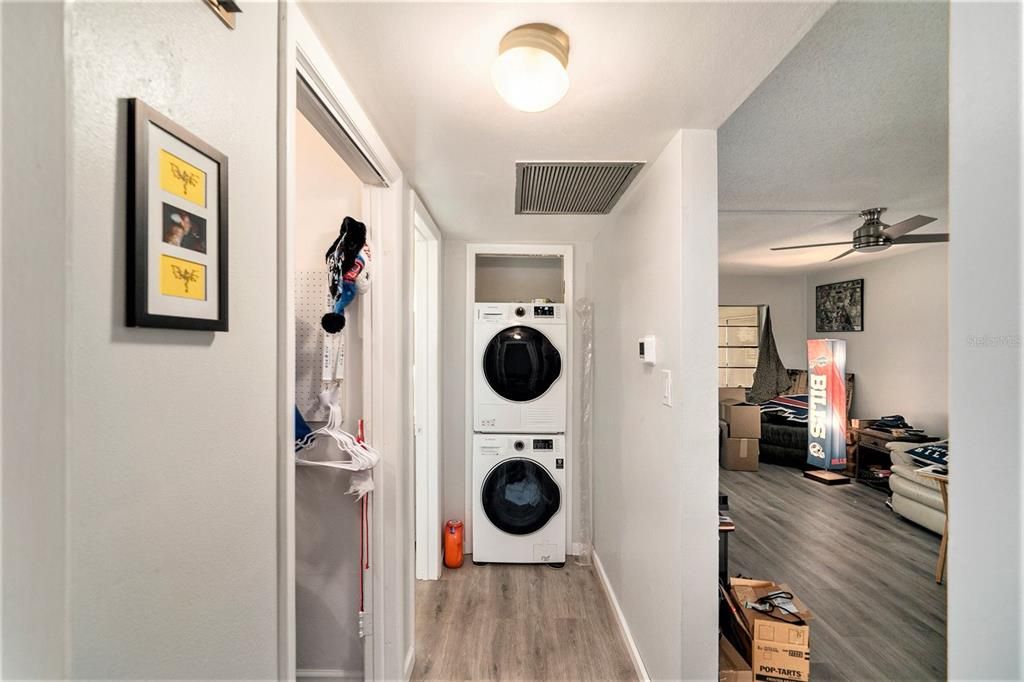 Recently Sold: $200,000 (1 beds, 1 baths, 722 Square Feet)