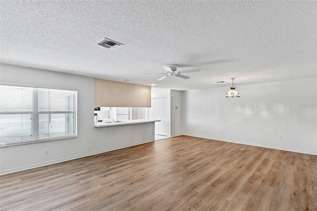 Recently Sold: $200,000 (2 beds, 2 baths, 1250 Square Feet)