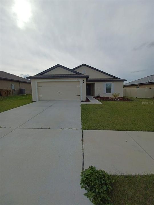For Rent: $2,000 (3 beds, 2 baths, 1563 Square Feet)