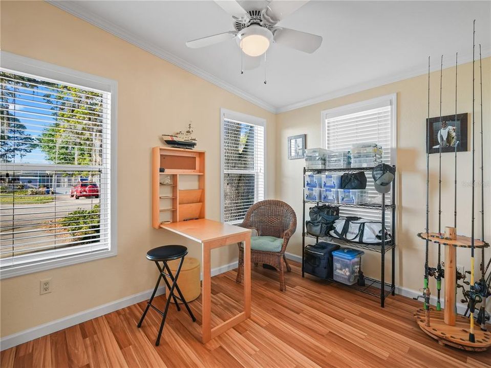 For Sale: $199,000 (2 beds, 2 baths, 864 Square Feet)