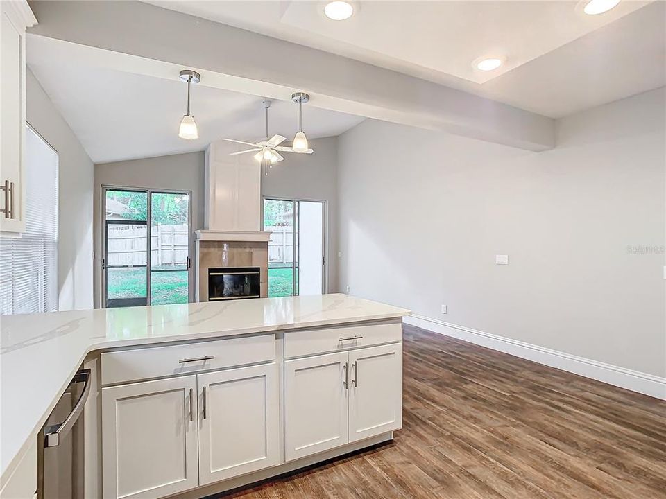 Active With Contract: $489,900 (3 beds, 2 baths, 1906 Square Feet)
