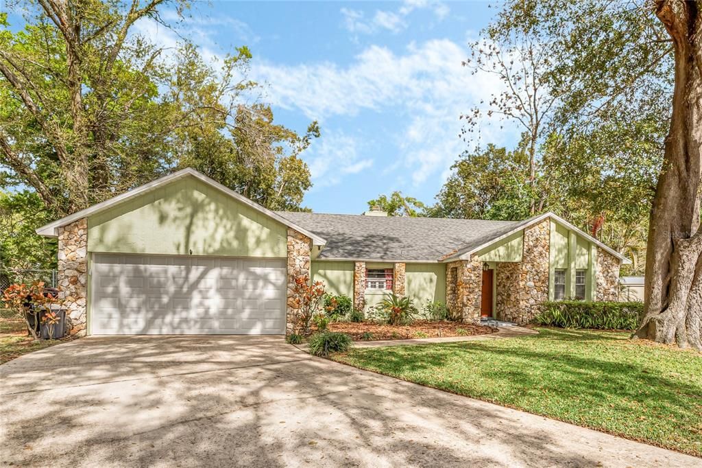 Recently Sold: $395,000 (3 beds, 2 baths, 1560 Square Feet)