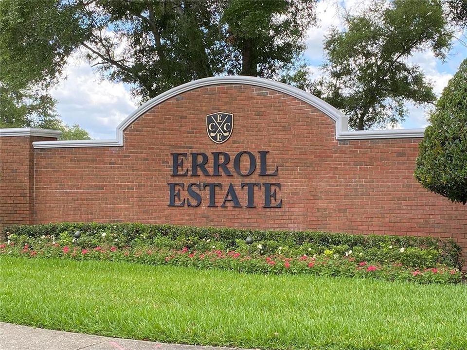 Errol Estate entrance by Errol Pkwy and Lexington Pkwy