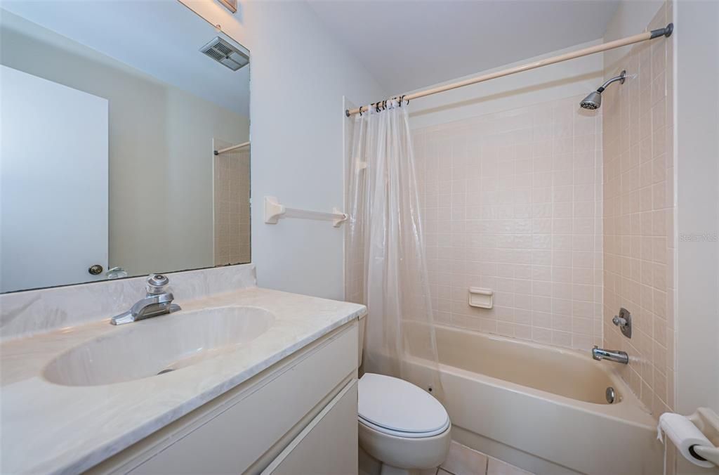For Rent: $2,500 (2 beds, 2 baths, 1065 Square Feet)