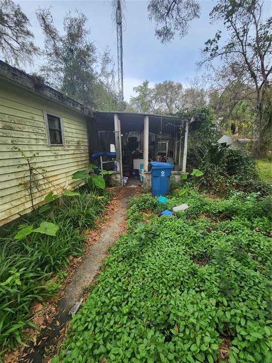 Recently Sold: $65,000 (3 beds, 1 baths, 916 Square Feet)