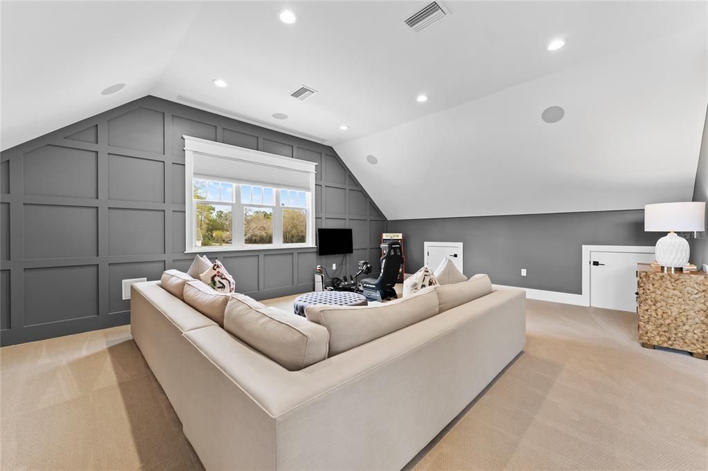 For Sale: $2,800,000 (4 beds, 4 baths, 5345 Square Feet)