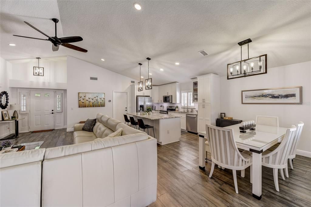 Recently Sold: $490,000 (3 beds, 2 baths, 1528 Square Feet)