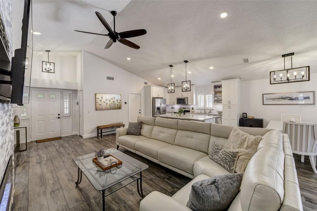 Recently Sold: $490,000 (3 beds, 2 baths, 1528 Square Feet)