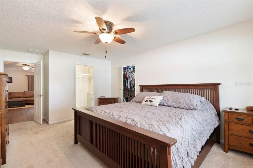 Active With Contract: $2,350 (3 beds, 2 baths, 1480 Square Feet)