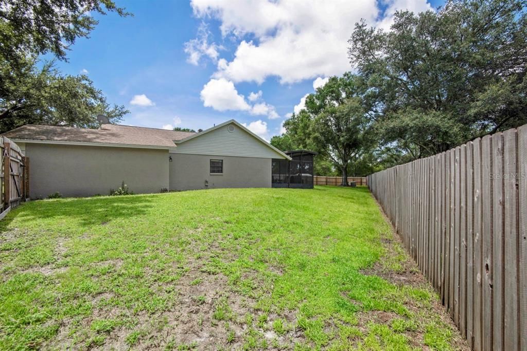 Active With Contract: $2,350 (3 beds, 2 baths, 1480 Square Feet)