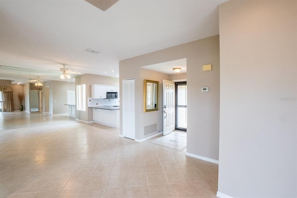 Active With Contract: $315,000 (2 beds, 2 baths, 1300 Square Feet)