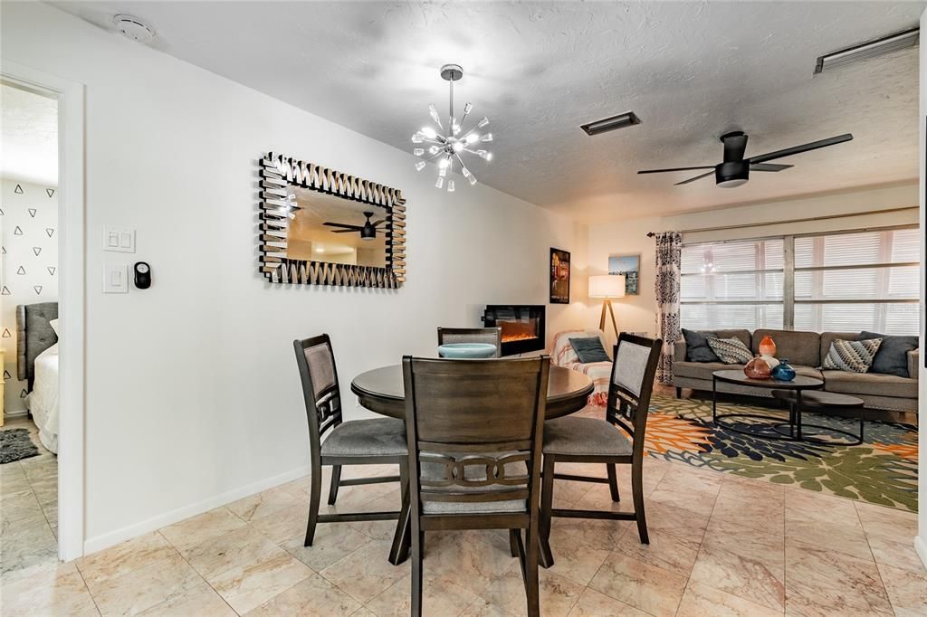 Active With Contract: $3,000 (3 beds, 2 baths, 1269 Square Feet)