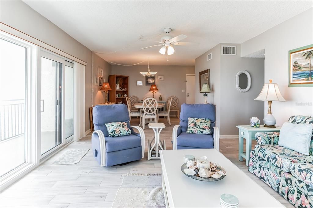 For Sale: $669,000 (2 beds, 2 baths, 1200 Square Feet)