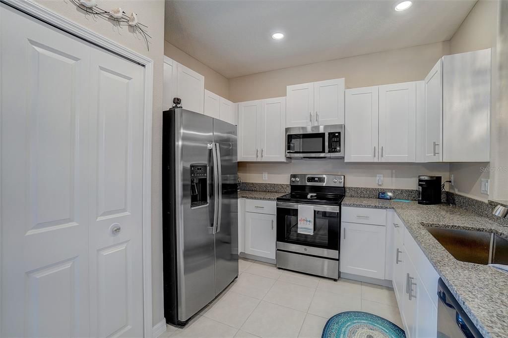 Recently Sold: $309,990 (3 beds, 2 baths, 1701 Square Feet)