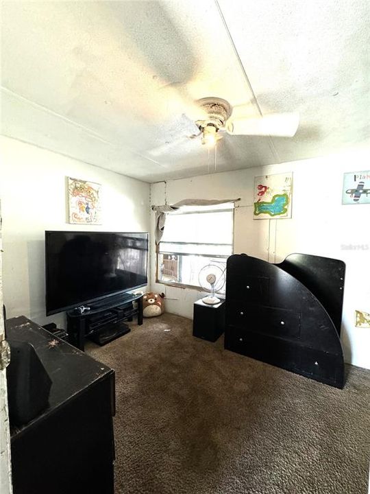 Active With Contract: $149,900 (3 beds, 2 baths, 1172 Square Feet)
