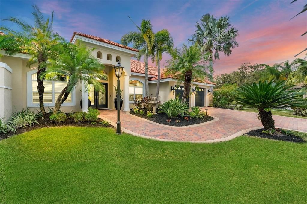 Recently Sold: $1,250,000 (4 beds, 3 baths, 3045 Square Feet)