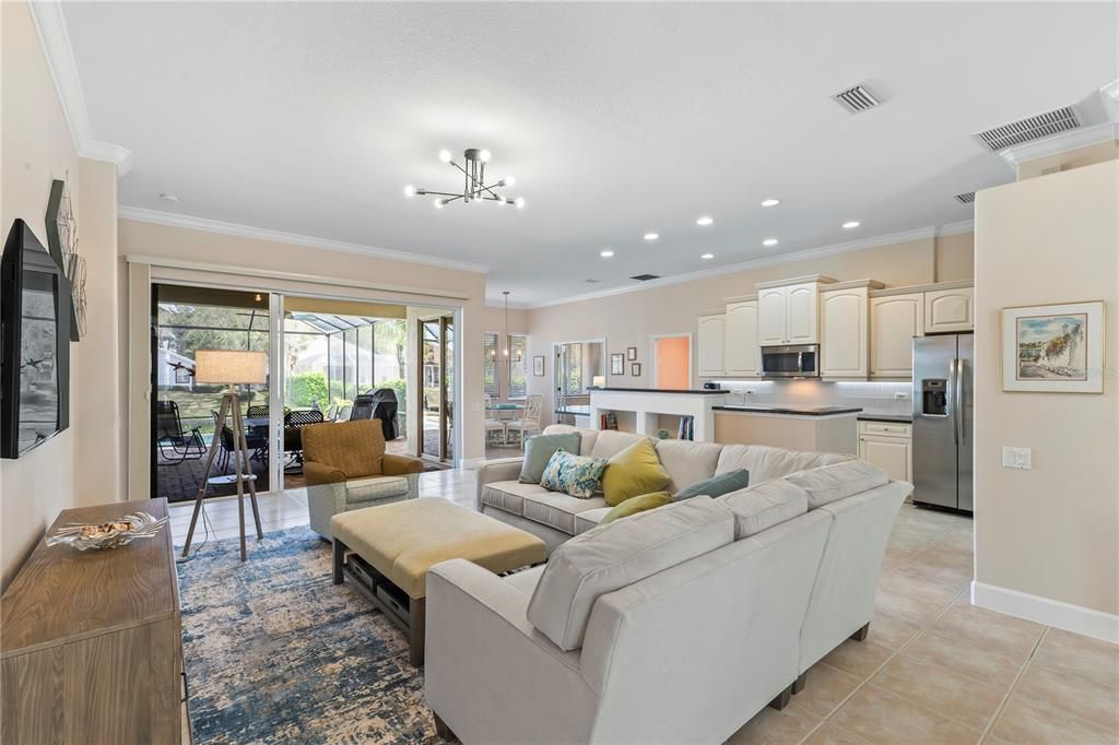 Recently Sold: $575,000 (3 beds, 2 baths, 1811 Square Feet)
