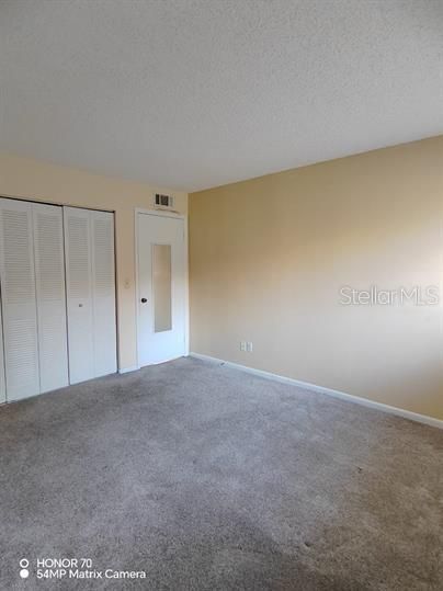 For Rent: $1,200 (1 beds, 1 baths, 678 Square Feet)