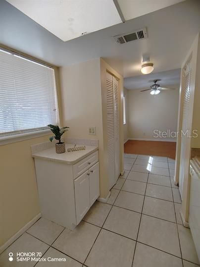 For Rent: $1,200 (1 beds, 1 baths, 678 Square Feet)