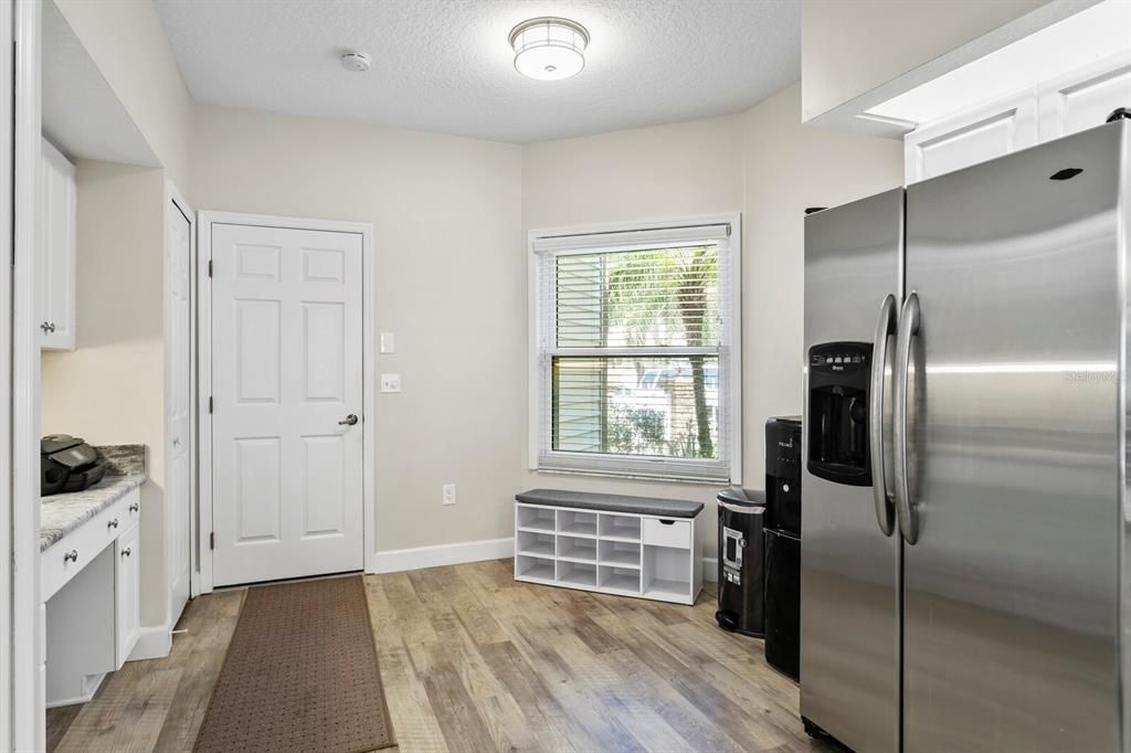 Active With Contract: $2,200 (2 beds, 2 baths, 1450 Square Feet)