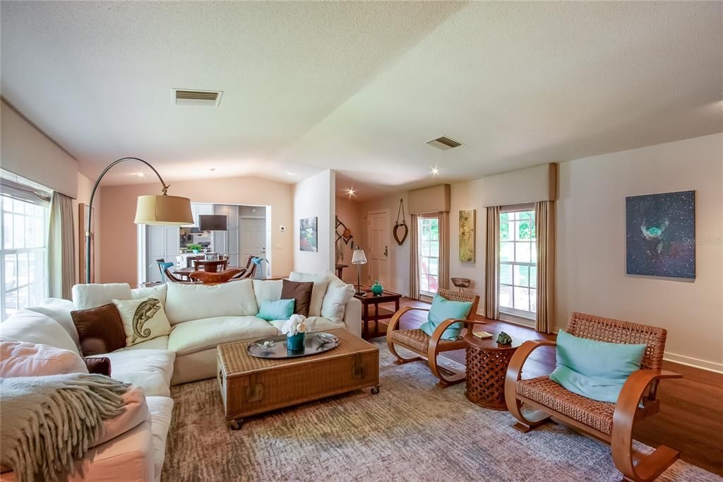 Active With Contract: $495,900 (3 beds, 2 baths, 1808 Square Feet)