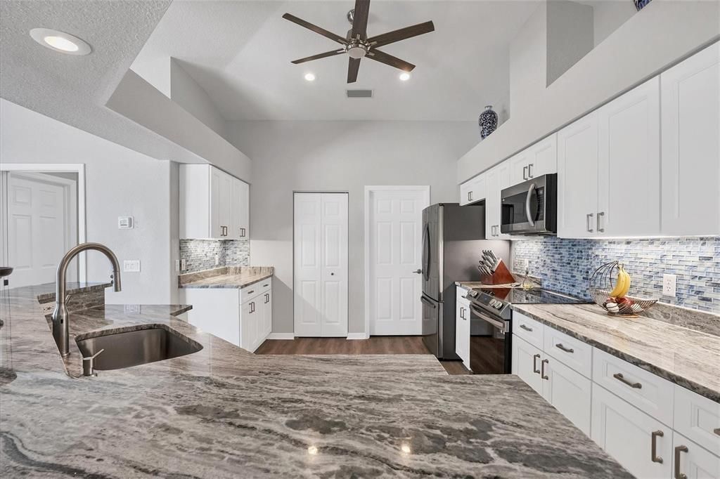 Active With Contract: $399,500 (2 beds, 2 baths, 1604 Square Feet)