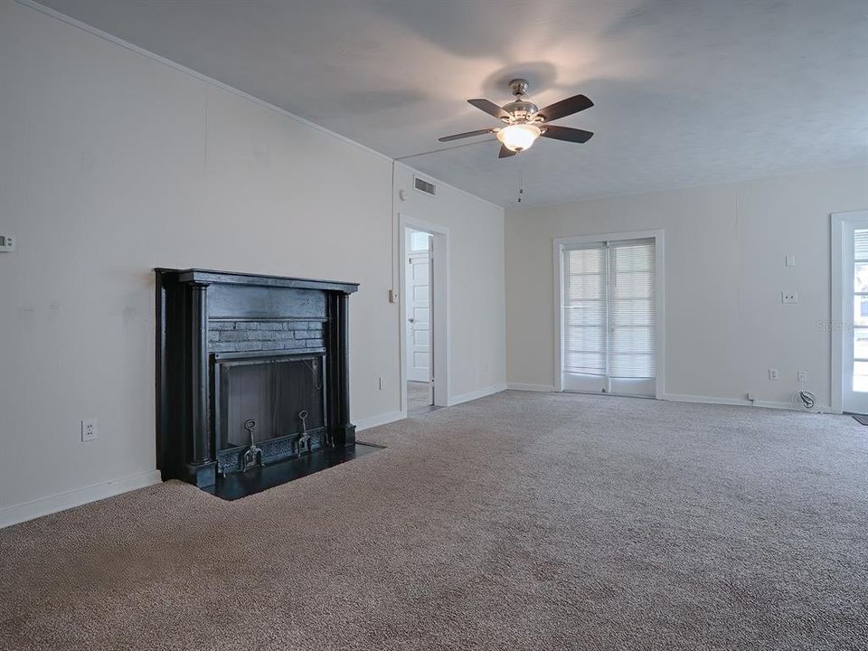 422 E. Citrus - Unit#C, Living Room