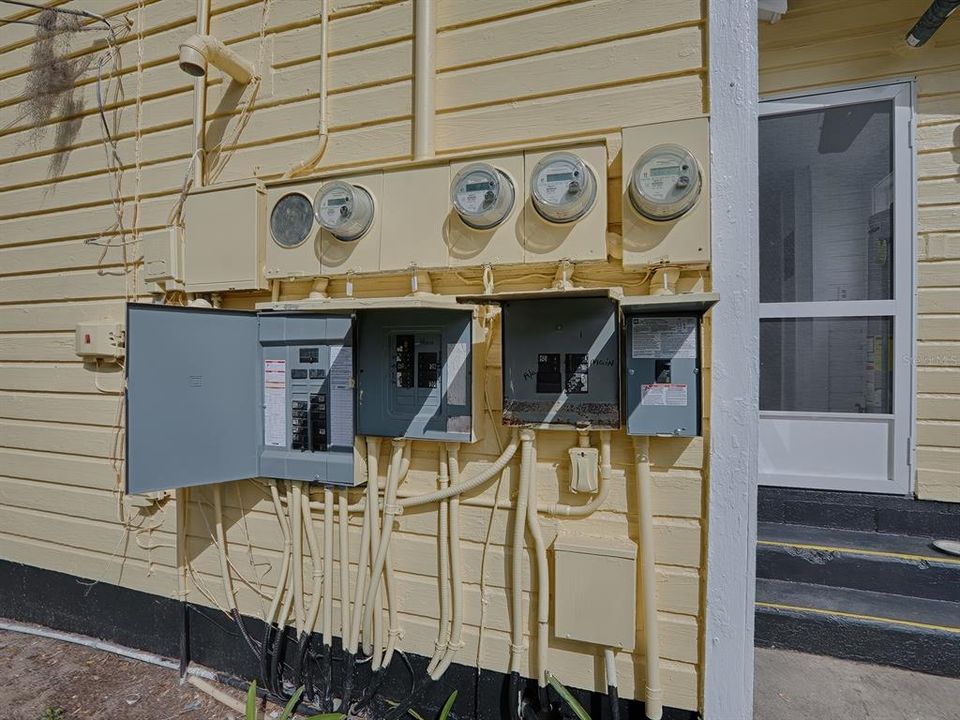 422 E. Citrus - Electrical Panels