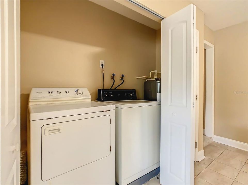 For Sale: $394,000 (3 beds, 2 baths, 1458 Square Feet)
