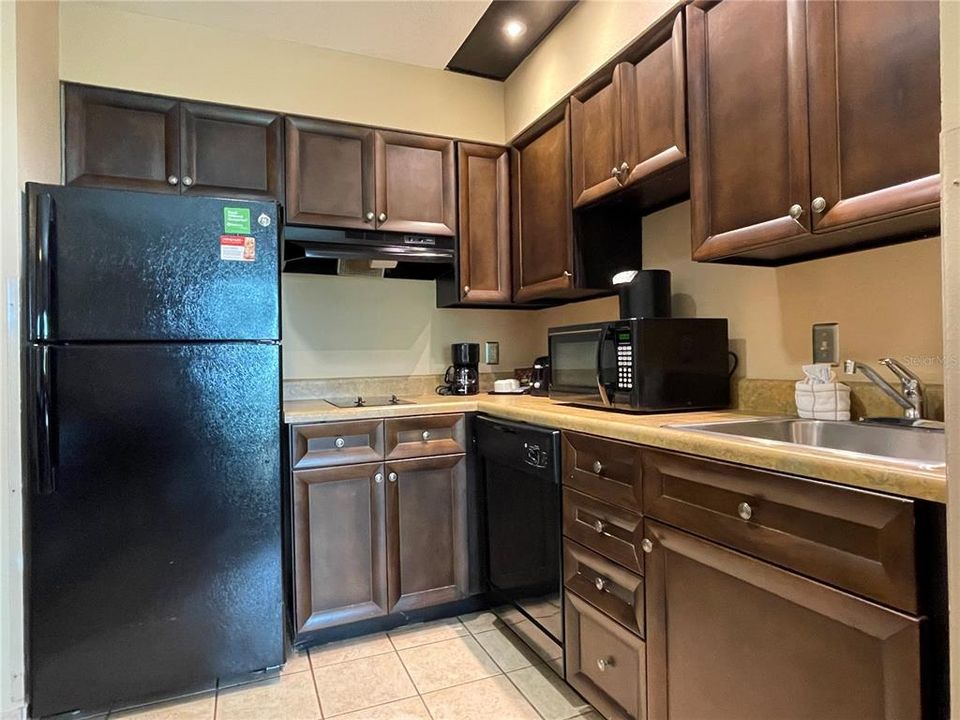 For Sale: $139,000 (1 beds, 1 baths, 547 Square Feet)