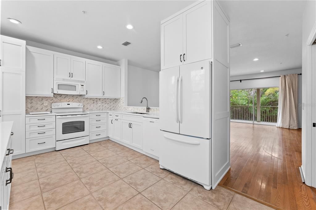 For Sale: $469,900 (2 beds, 2 baths, 1480 Square Feet)