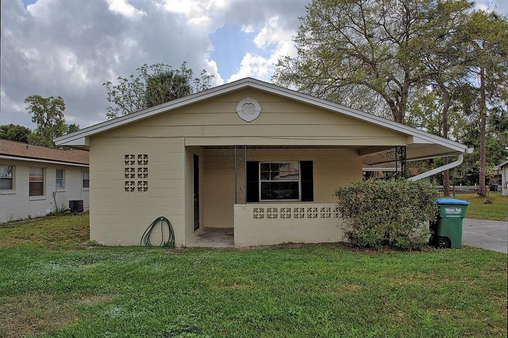 Recently Rented: $1,550 (2 beds, 1 baths, 950 Square Feet)