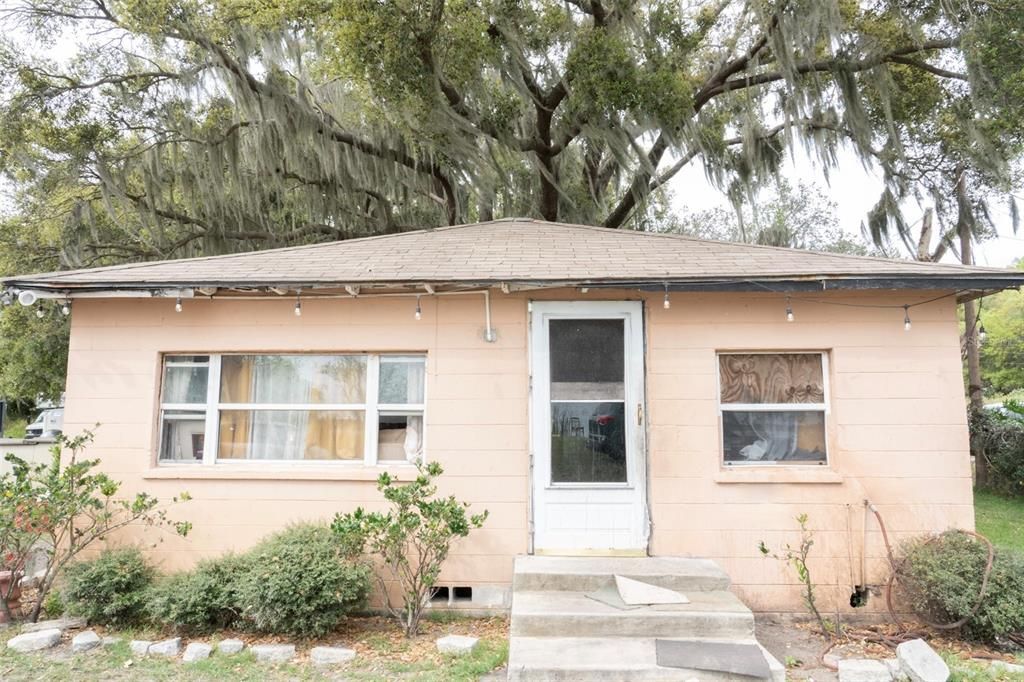 Recently Sold: $199,999 (2 beds, 1 baths, 720 Square Feet)