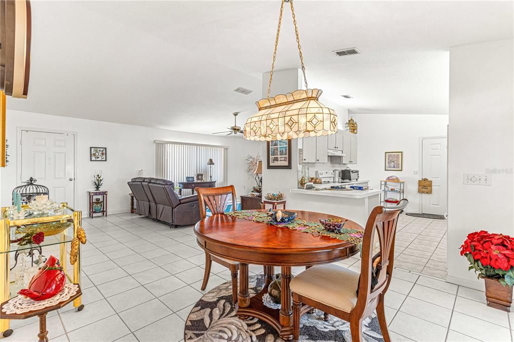 For Sale: $239,900 (2 beds, 2 baths, 1390 Square Feet)