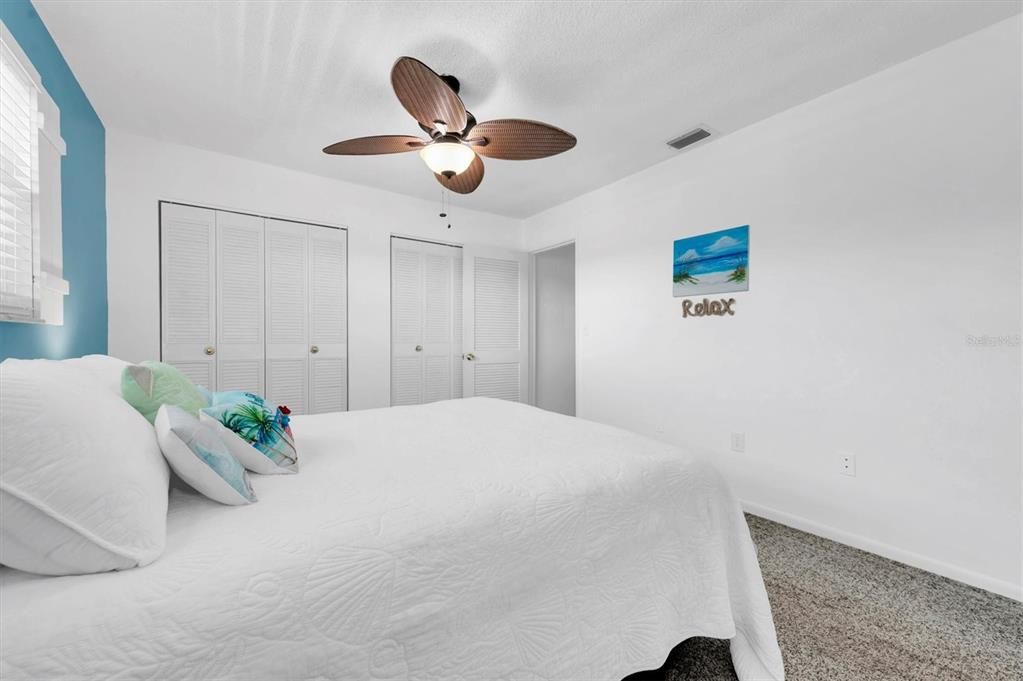 Active With Contract: $125,000 (1 beds, 1 baths, 880 Square Feet)