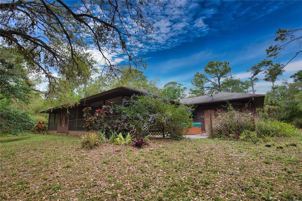 Active With Contract: $510,000 (3 beds, 2 baths, 1564 Square Feet)