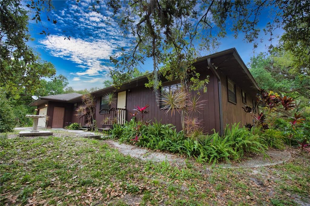 Active With Contract: $510,000 (3 beds, 2 baths, 1564 Square Feet)