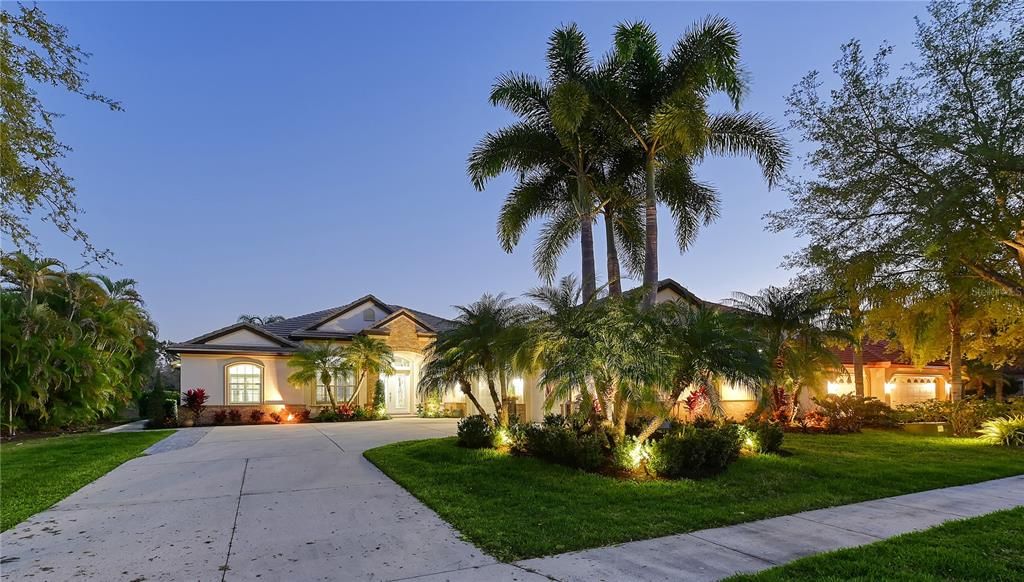 Recently Sold: $1,225,000 (3 beds, 3 baths, 3006 Square Feet)