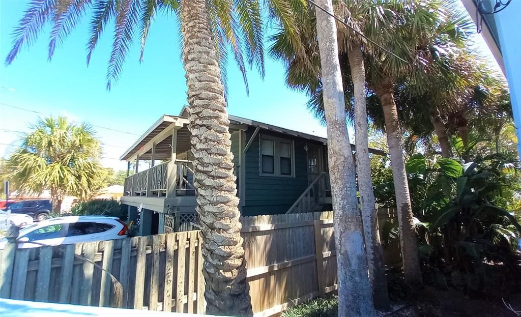 For Rent: $3,795 (4 beds, 2 baths, 1440 Square Feet)