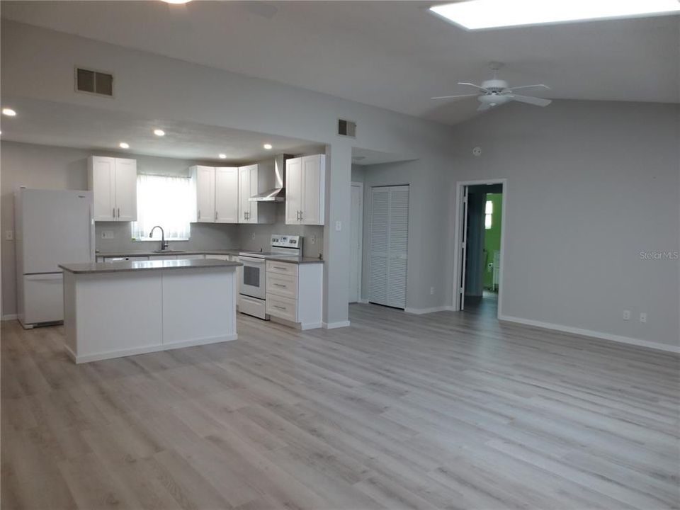 For Rent: $2,600 (2 beds, 2 baths, 1263 Square Feet)